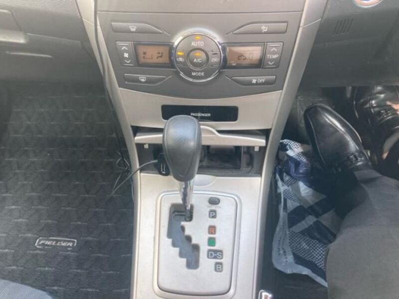 COROLLA FIELDER