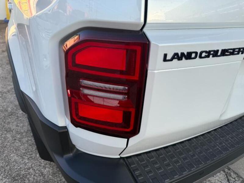 LAND CRUISER 250