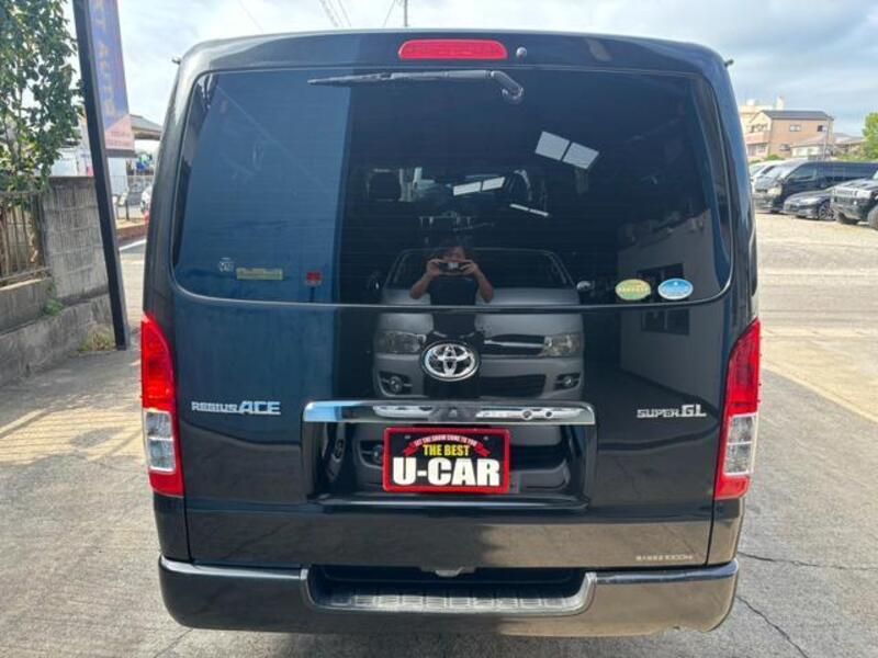HIACE VAN