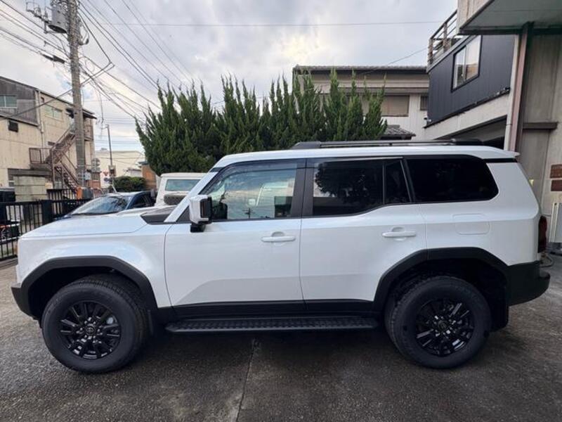 LAND CRUISER 250
