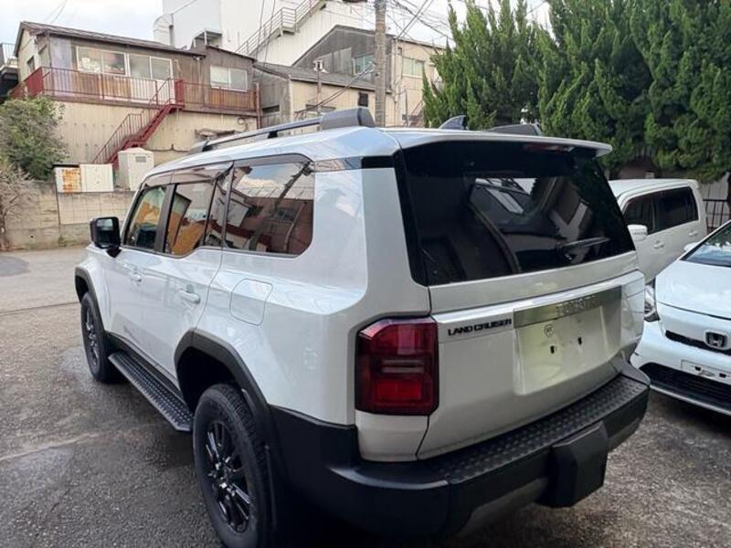 LAND CRUISER 250