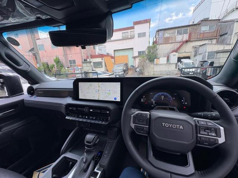 LAND CRUISER 250