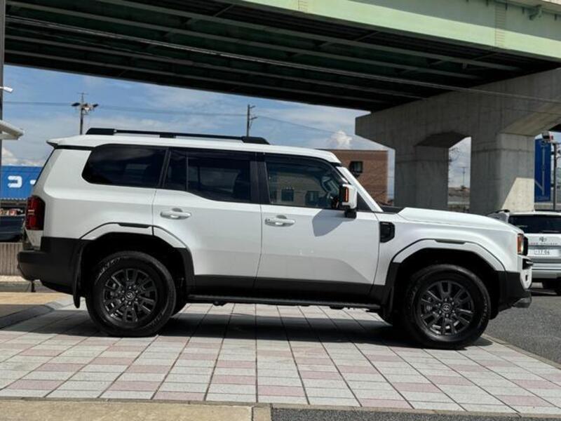 LAND CRUISER 250