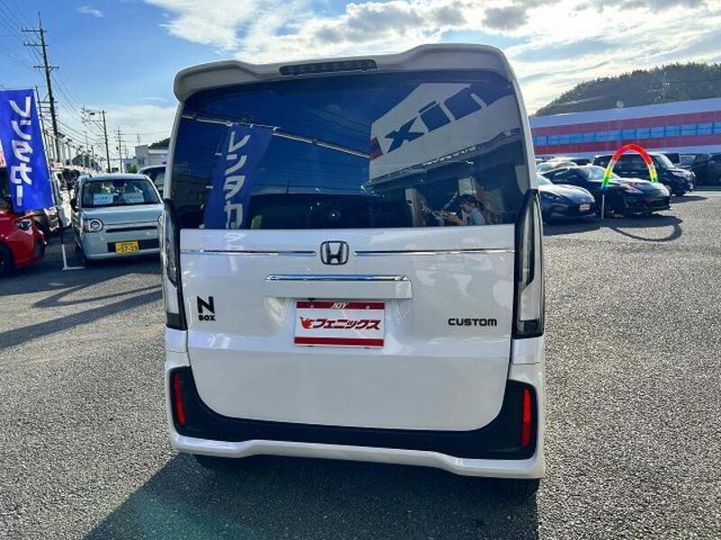 N BOX CUSTOM