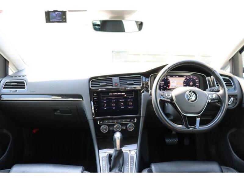 GOLF VARIANT