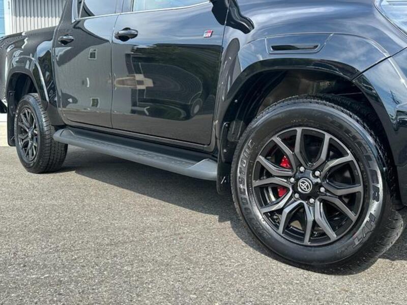 HILUX