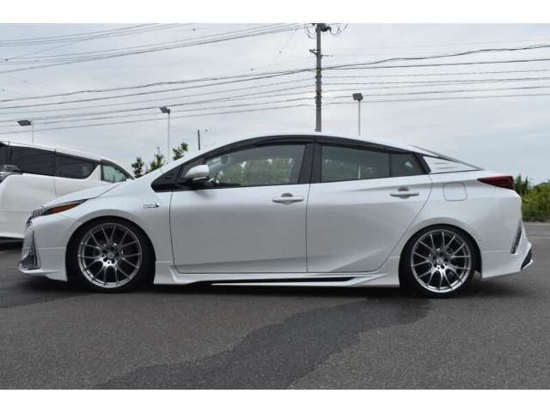 PRIUS PHV
