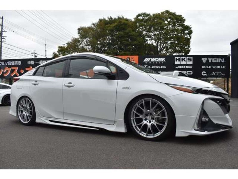 PRIUS PHV