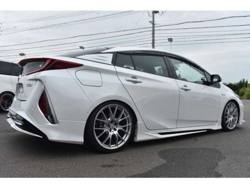 PRIUS PHV