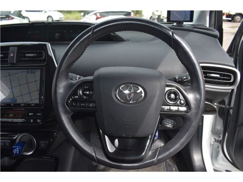 PRIUS PHV