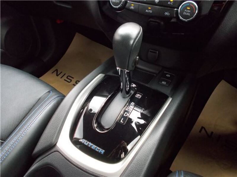 X-TRAIL