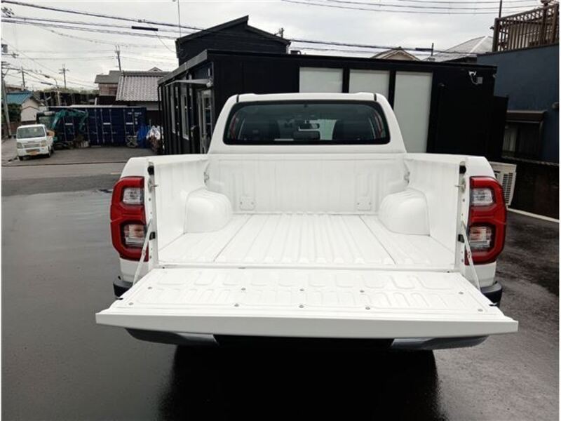 HILUX