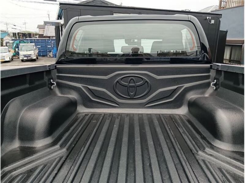 HILUX