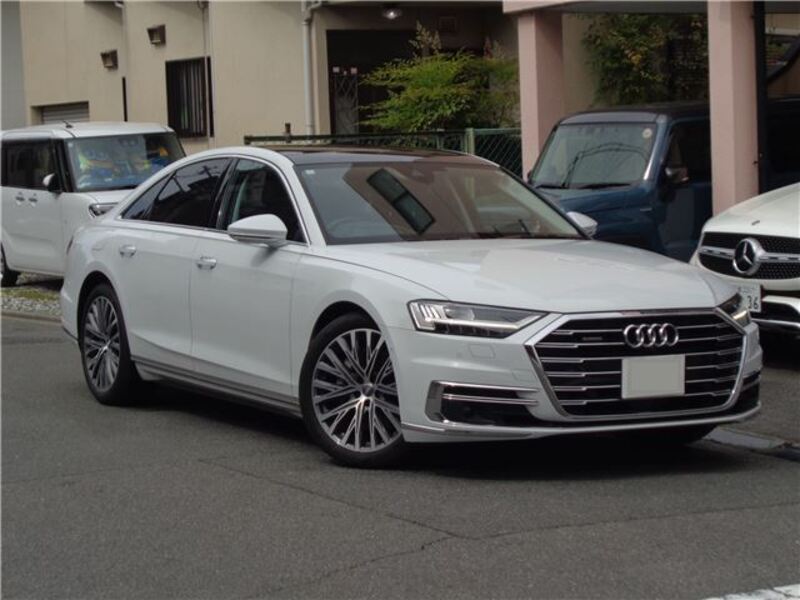 AUDI A8