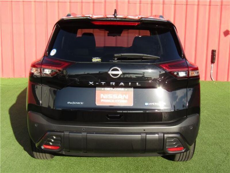 X-TRAIL