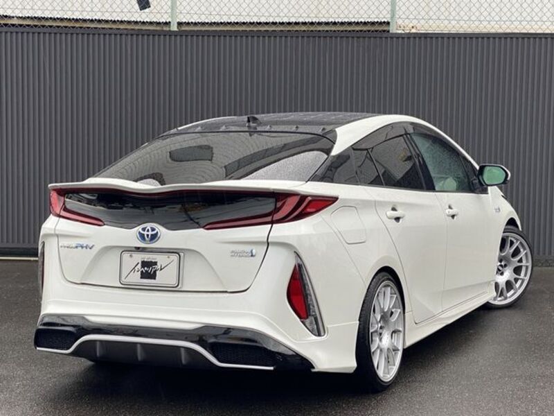 PRIUS PHV