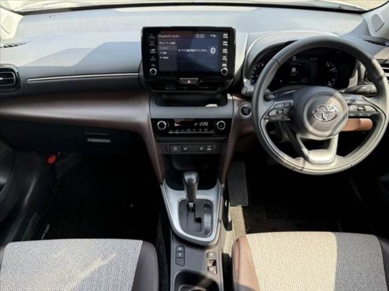 YARIS CROSS