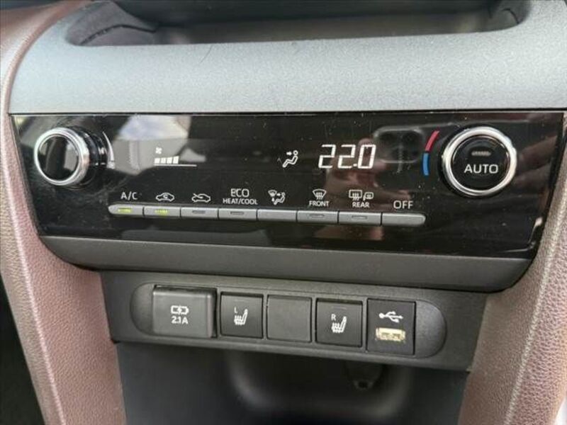 YARIS CROSS