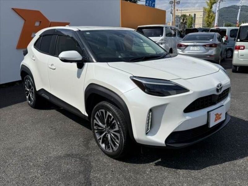 YARIS CROSS