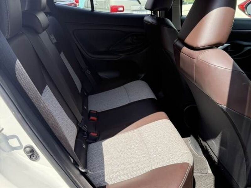 YARIS CROSS