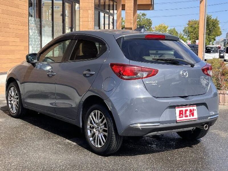 MAZDA2