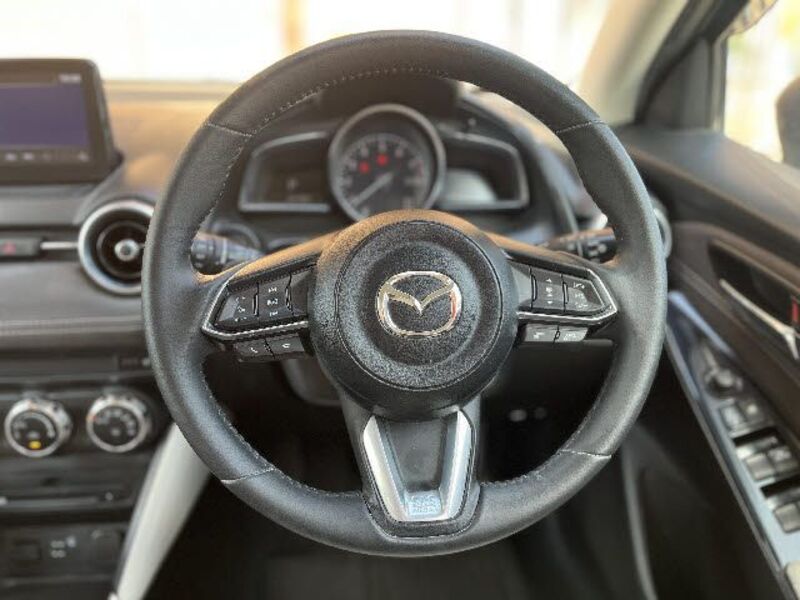 MAZDA2