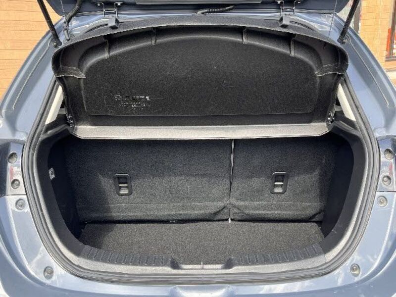 MAZDA2