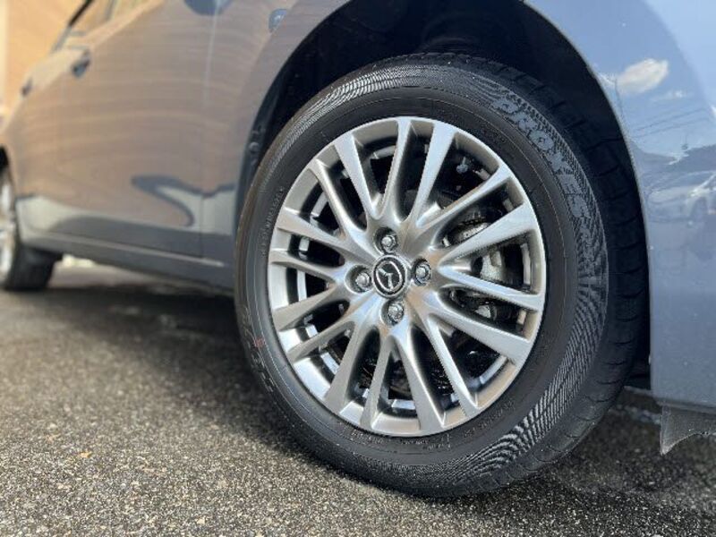 MAZDA2