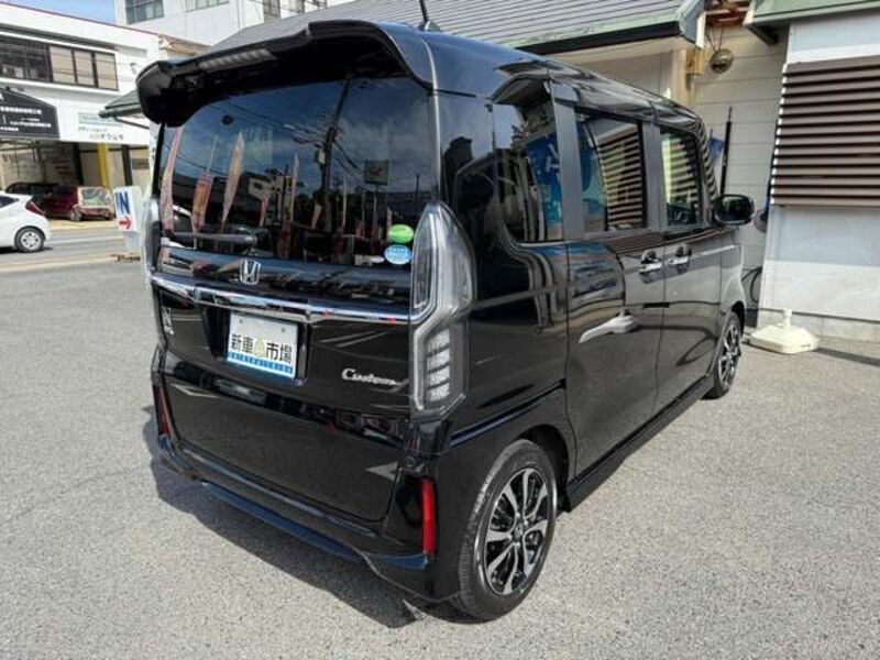 N BOX CUSTOM