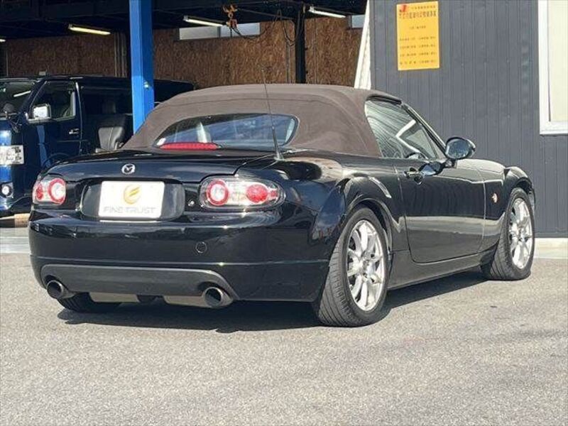 ROADSTER