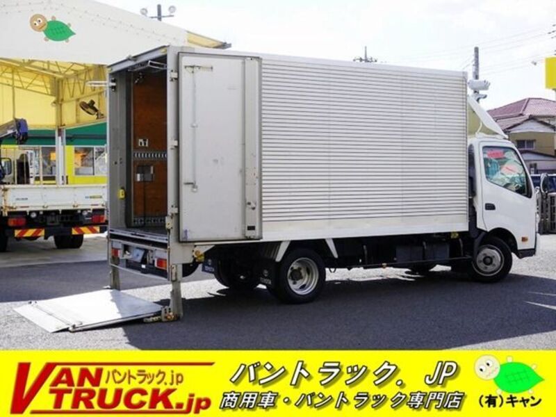 TOYOTA DYNA