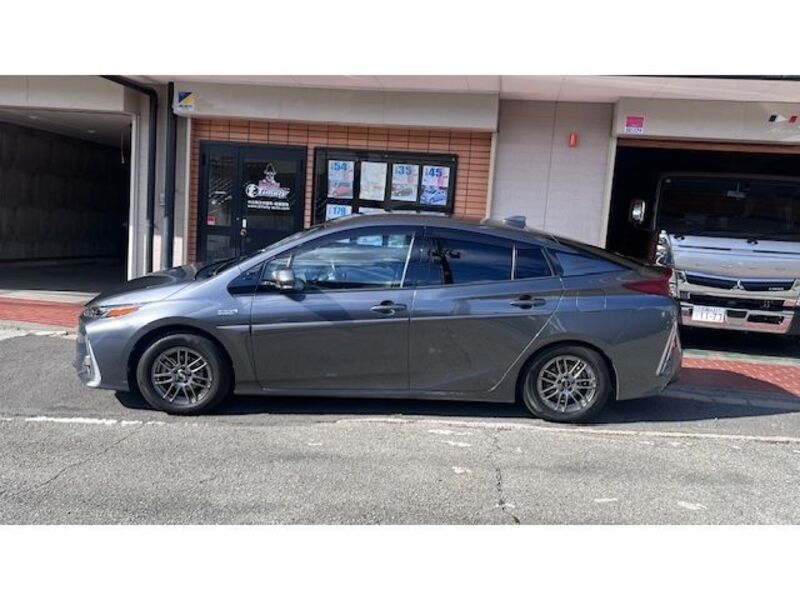 PRIUS PHV
