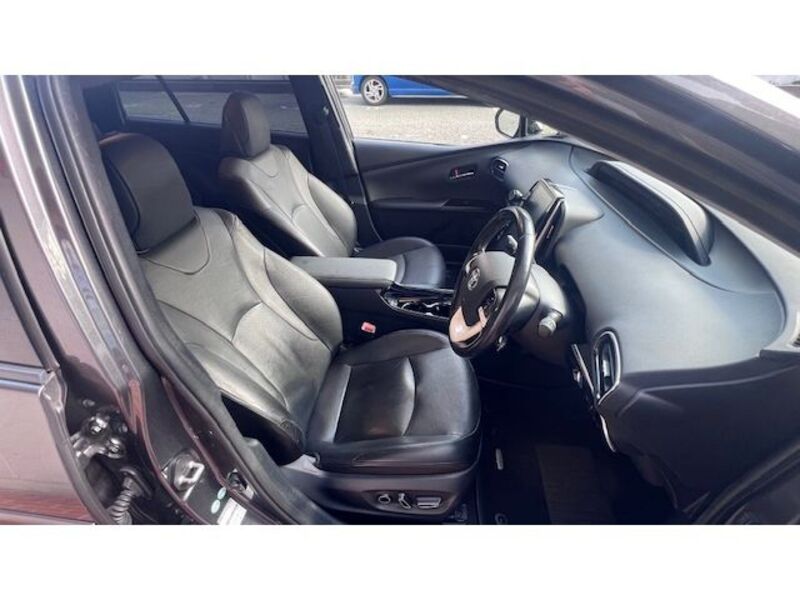 PRIUS PHV