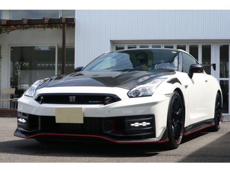 NISSAN GT-R