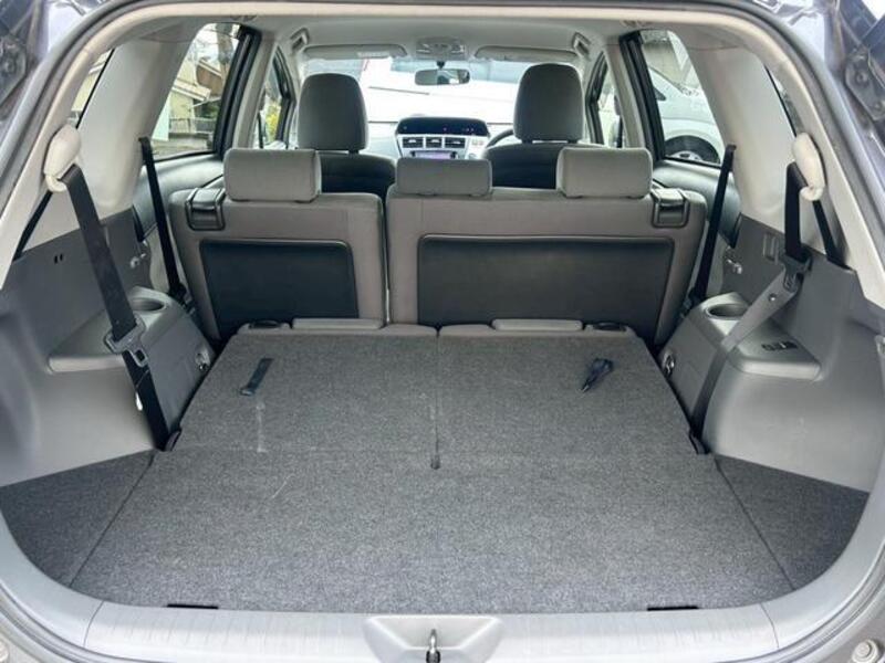 PRIUS ALPHA