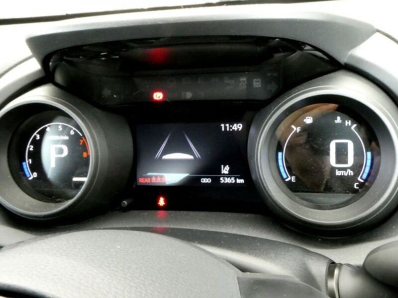 YARIS CROSS