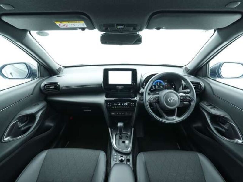 YARIS CROSS