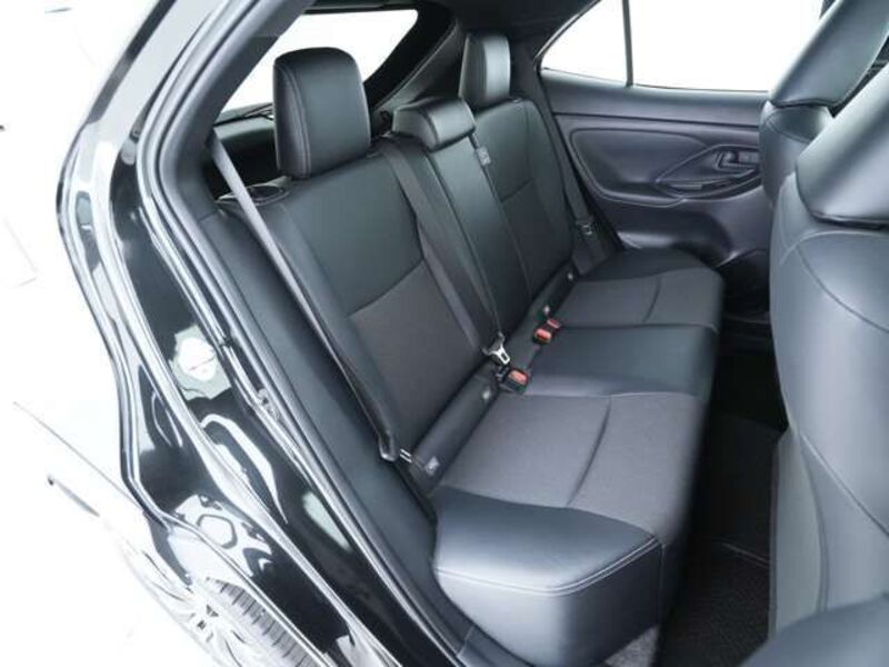 YARIS CROSS