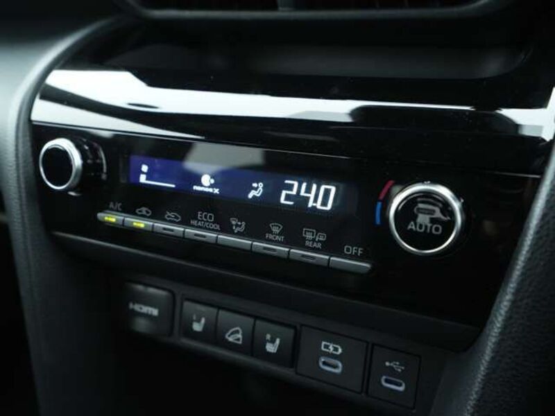 YARIS CROSS