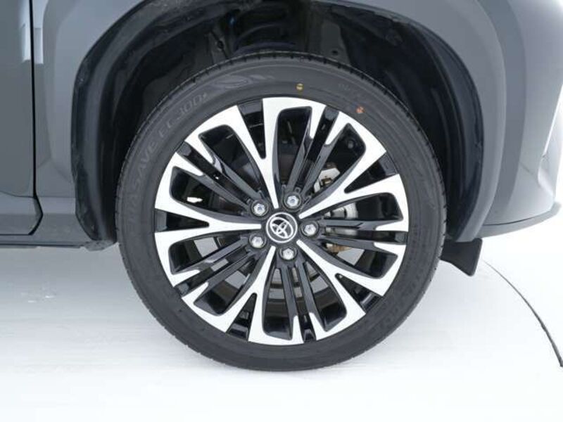 YARIS CROSS