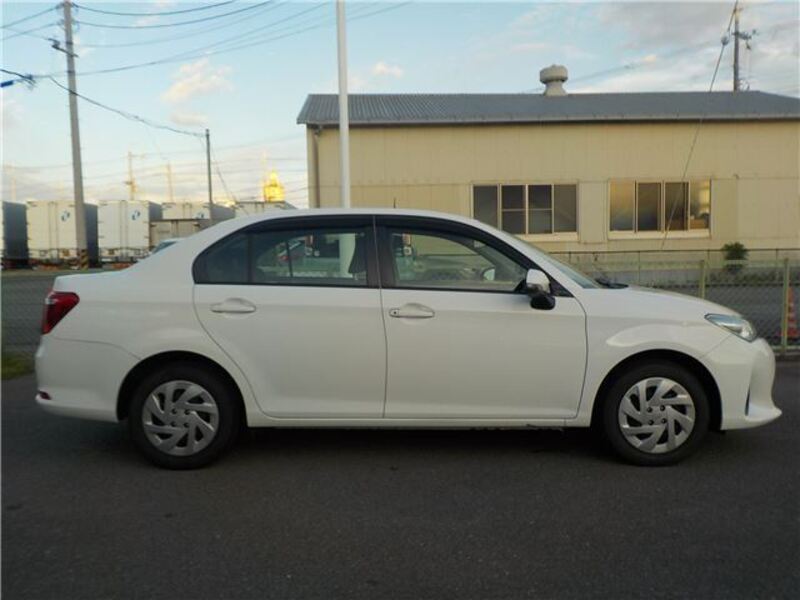 COROLLA AXIO