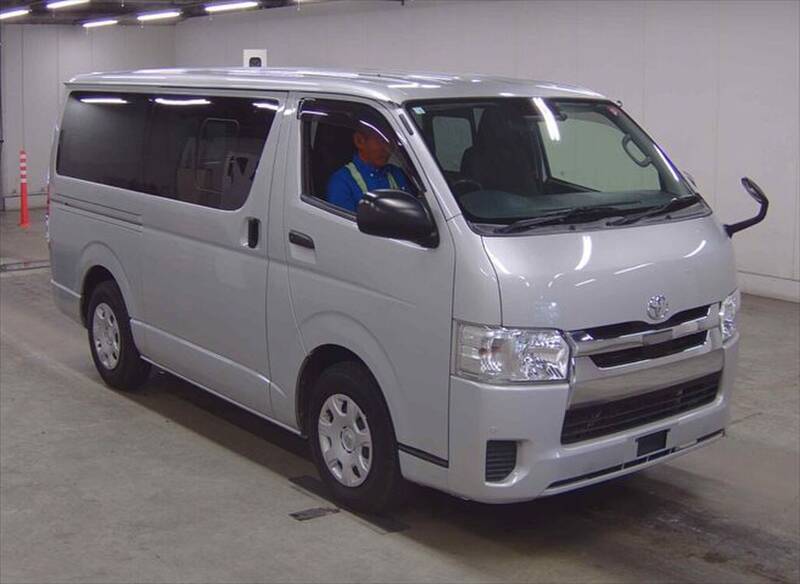 TOYOTA HIACE VAN
