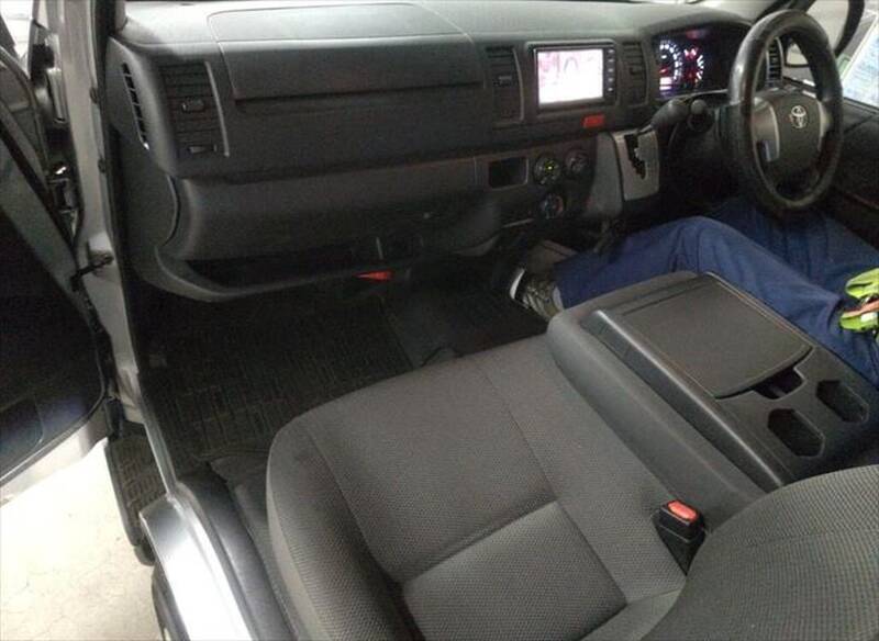 HIACE VAN
