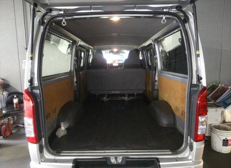 HIACE VAN