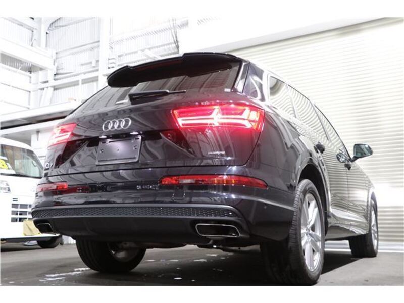 Q7