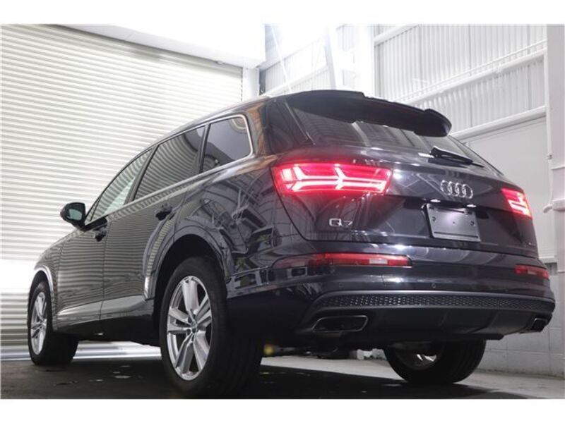Q7