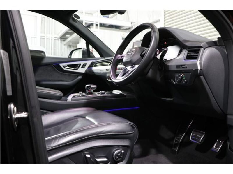 Q7