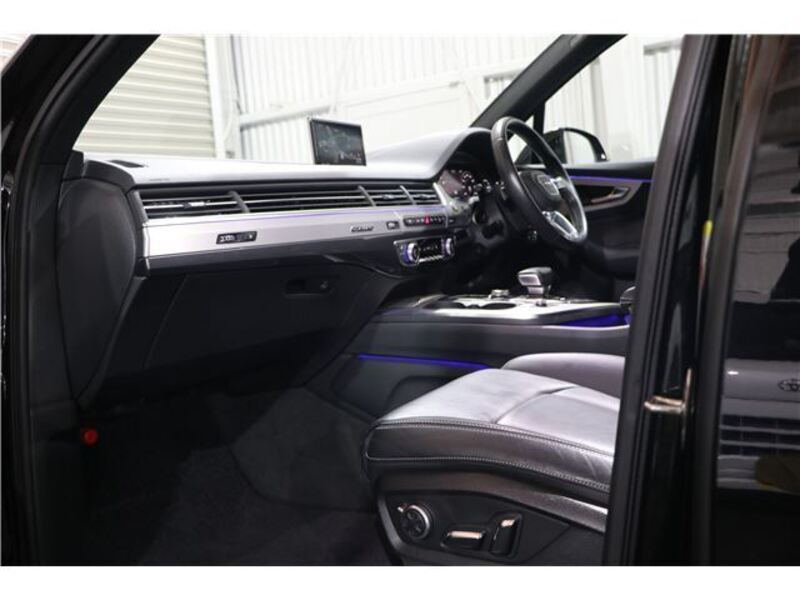 Q7