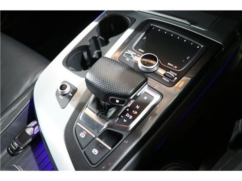 Q7