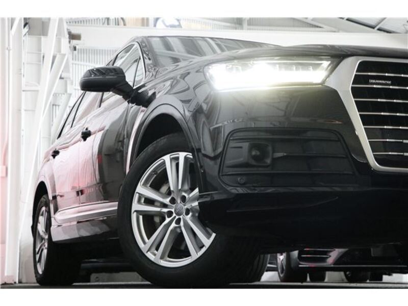 Q7